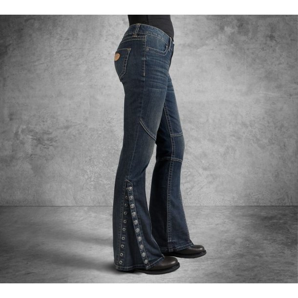 Jean Curvey Bootcut Mid Rise